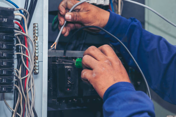 Best Licensed Electrician  in Melville, NY